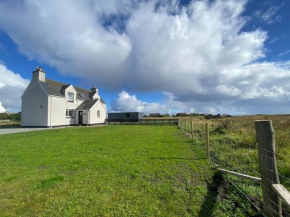 Kinnoull House near Stornoway Hot-Tub Sauna Pet Friendly